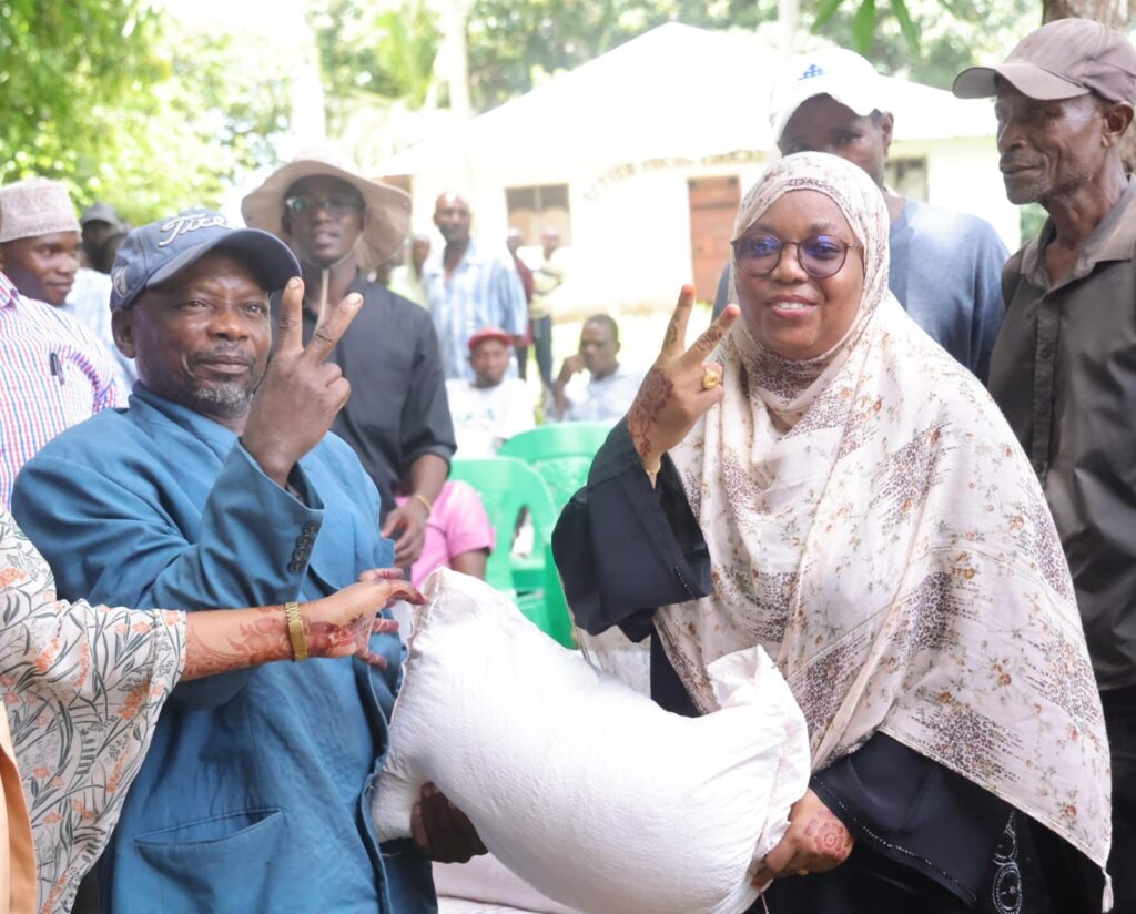 Kwale governor distribute rice seeds in Ramisi, Pongwe-Kikoneni and Vanga ward.